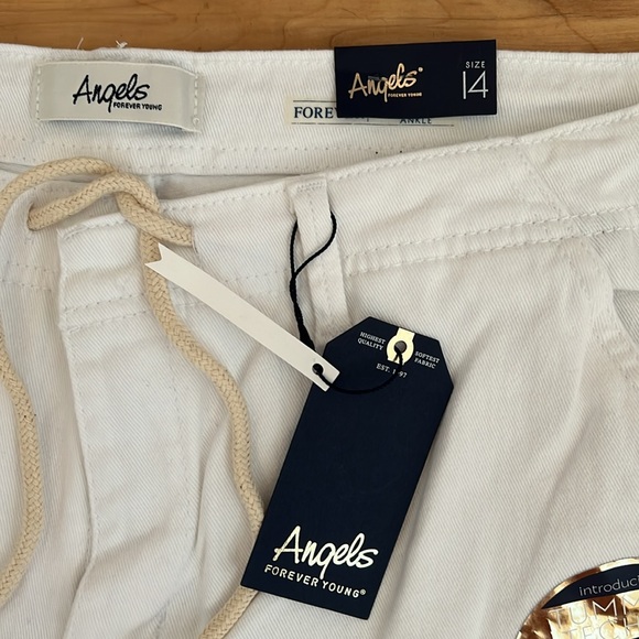 🆕 Angels Forever Young White Ankle Wide Legged Trousers - NWT - Picture 3 of 11